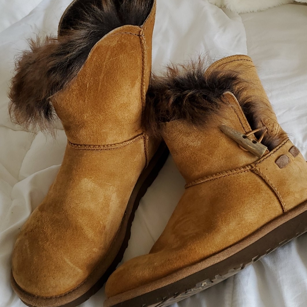 Chestnut Color Fur Ugg Boots
